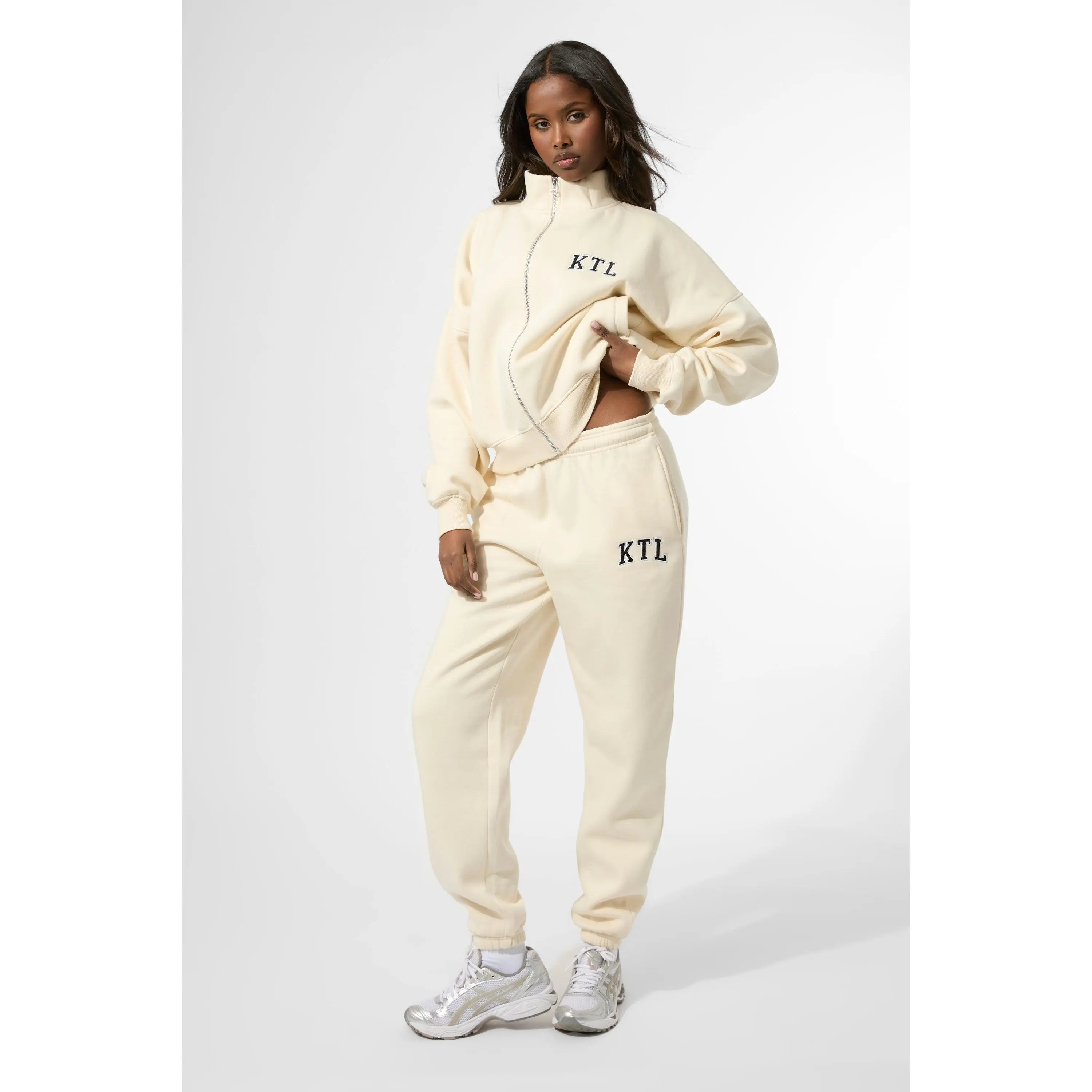 Kaiia KTL Logo Cuffed Joggers Buttercream