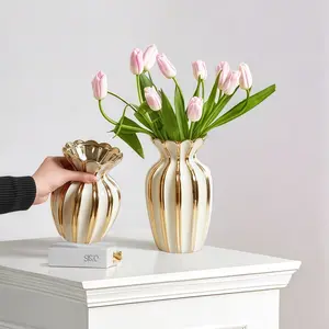Ceramic Vase, Decorative Vase with Fresh & Minimalist Design, Printed Pattern, Holds Water for Fresh Flowers, Versatile Home Decoration Accessory