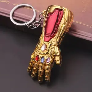 1pc Gloves Keychain, Keychain Pendant - Golden & Red Color Combination, Zinc Alloy Construction - Superhero-Inspired Accessory for Men's Jewelry, Keys, Gifts - Comic-Con Ready Apparel Decoration, Superhero Decorations, Key Organizer, Vibrant Design