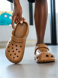 Pair Versatile Thick-Sole Clogs, Adjustable Heel Strap, For Students' Daily Outfits & Streetwear