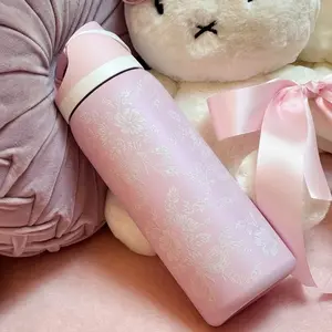 Urban Outfitters - Ribbon Toile Freesip 32oz Exclusive Bottle Cup - Leakproof, Insulated Water Bottle Button Drinkware