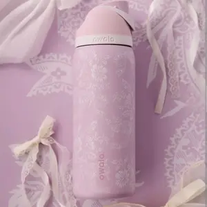 [Black Friday Exclusive] Urban Outfitters x Owala Ribbon Toile FreeSip 32oz – Exclusive Water Bottle, Tumbler Gift Collection, Dupe Version