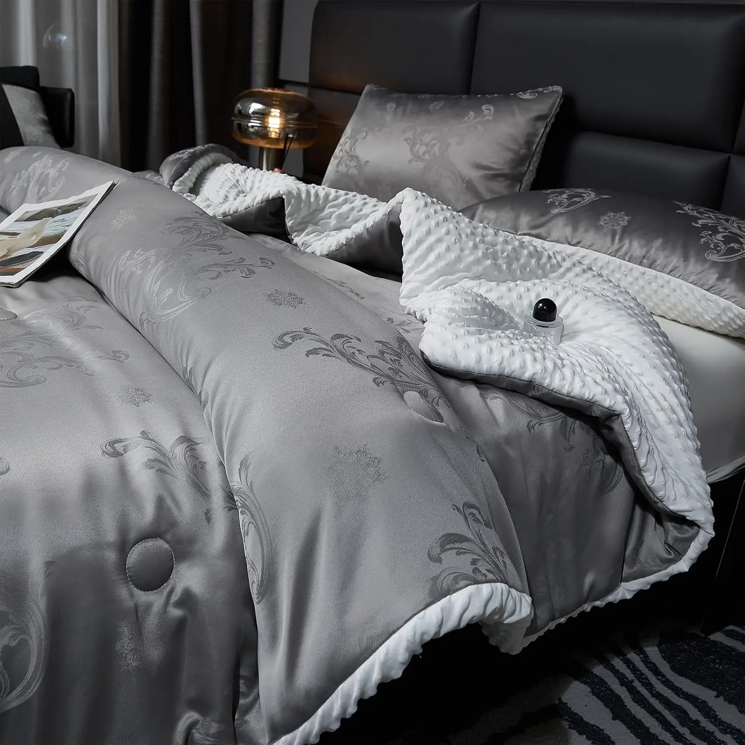 Classic Paisley Jacquard Synthetic Comforter Set - Bedroom Decor, Set Includes 2 Pillowcases, All-Seasons Warm Breathable Durable Bubble Design Microfibre Bedding, Soft Lightweight Machine Washable (90x90 in Grey)
