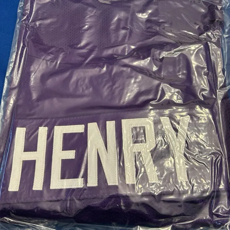 AUTOGRAPHED JERSEY Derrick Henry Baltimore Ravens Unique Design High-Quality Fabric Jersey for Collection with Distinctive Pattern and Personal Touch