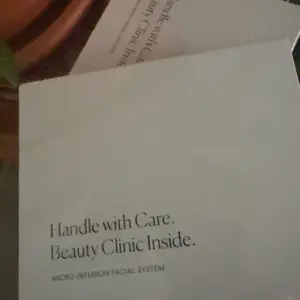 Product Review of Qure Micro-Infusion System: Facial Serum for All Skin Types - 2 Months Mixed (For Wrinkles + Dark Spots) from B**9