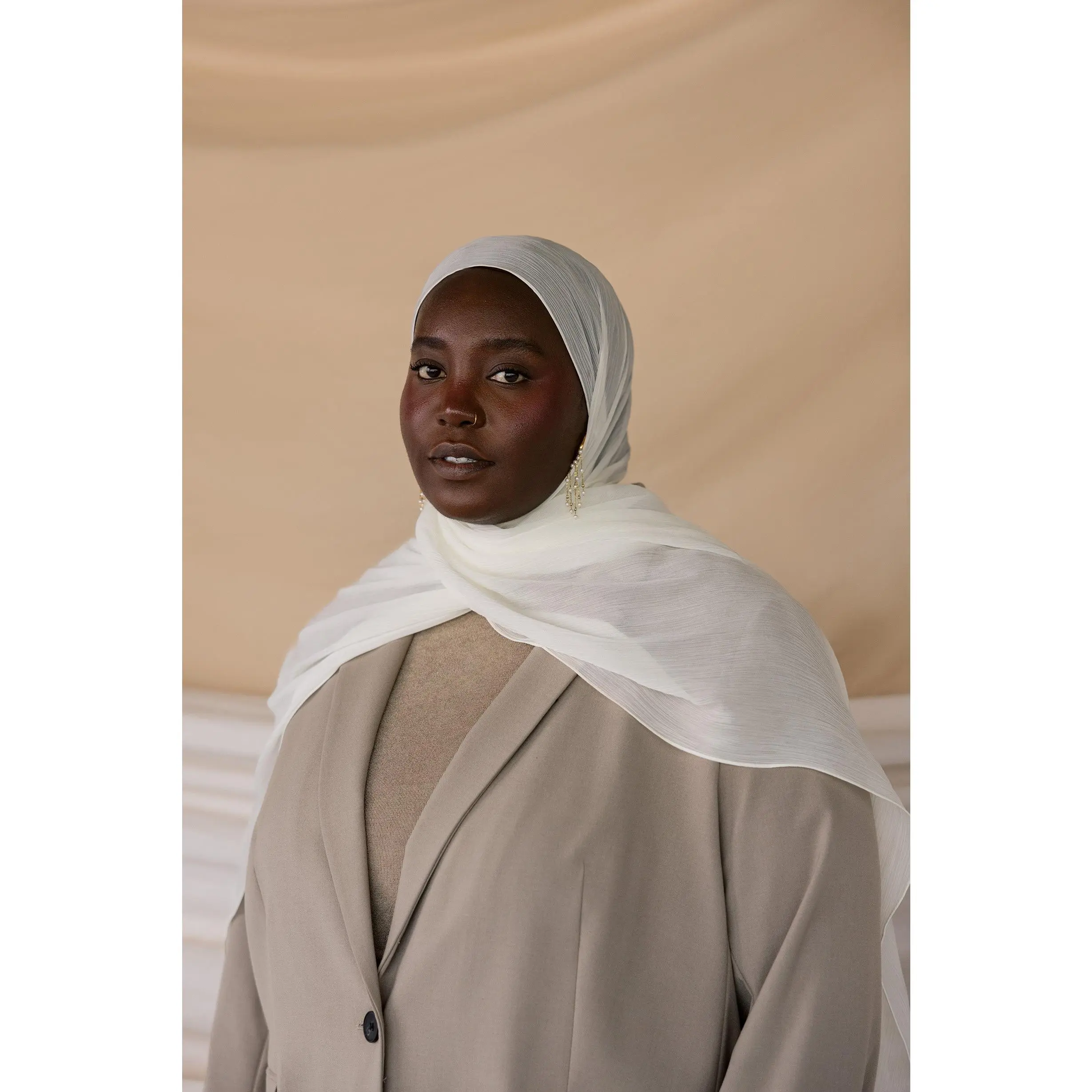 VELA Swan White Crinkle Chiffon Hijab - Soft, Lightweight and No-Slip Minimalist Scarf for Everyday Elegance, Elevate Your Elegance, Hijab Style, Minimalist Square Hijab