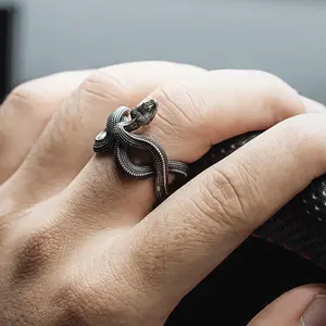 [Christmas boutique] Retro new python ring dark punk style three-dimensional snake ring snake wrapped hand jewelry gift