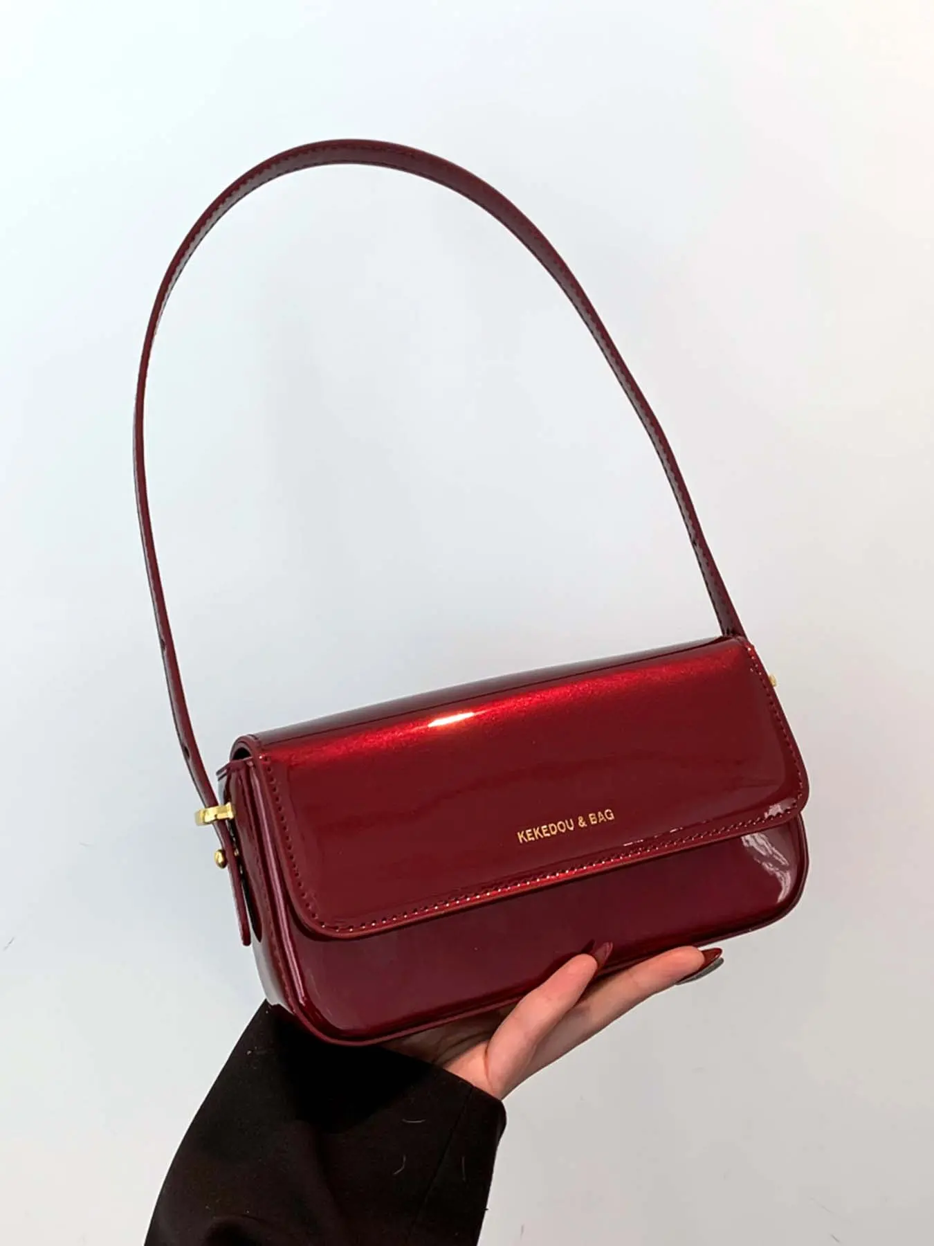 Small exquisite  versatile one-shoulder handbag, retro one-shoulder underarm bag, casual, simple and versatile, fashionable handbag baguette bag, niche design suitable for daily commuting and shopping, etc.