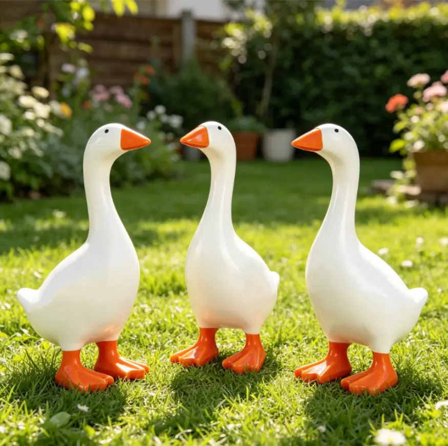 7-Inch Polyresin Whimsical Goose Desk Statue with Magnetic Beak - Key Holder, Cute Home/Office Decor, Housewarming Holiday Gift (Office Stationery & Supplies, Gifts)1PC