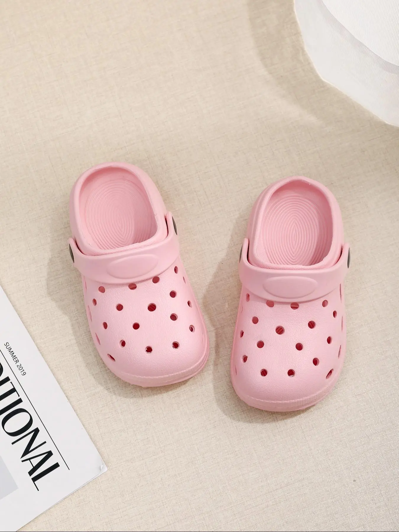 Summer New Colorful Hole Shoes, Cute Thick Sole Anti-Slip Beach Vacation Eva Sandals for Boys Girls, Indoor Outdoor Kids Slippers, Thick Soled Sandals, Non Slip Sandals
