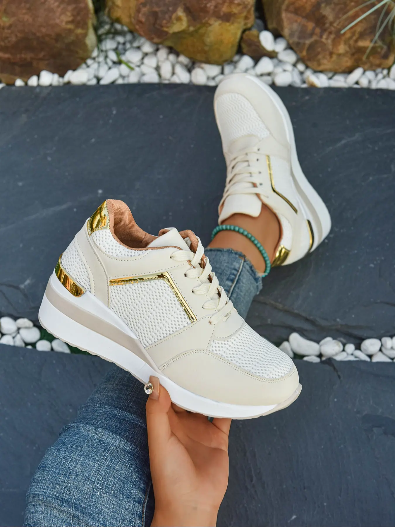 Women's casual lace-up sneakers, Solid color sneakers, thick-soled height-increasing comfortable casual shoes, suitable for everyday casual wear and commuting, a must-have for gifts and back-to-school