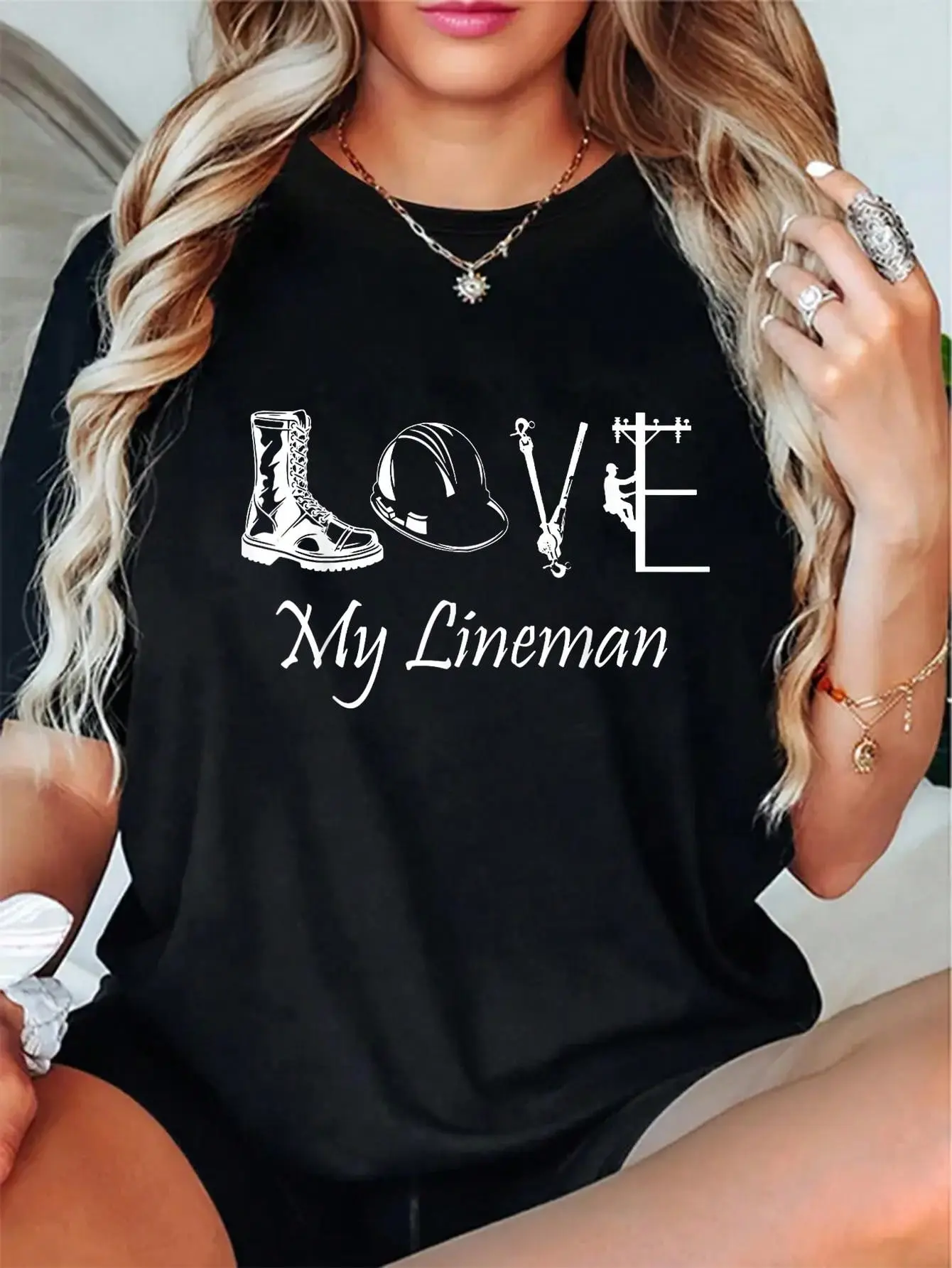 Streetwear Graphic Tshirt for Men & Women, Vintage 100% Cotton Short Sleeve Round Neck Casual Top with Funny Lineman Design, Shortsleeve, Fitted, Everyday