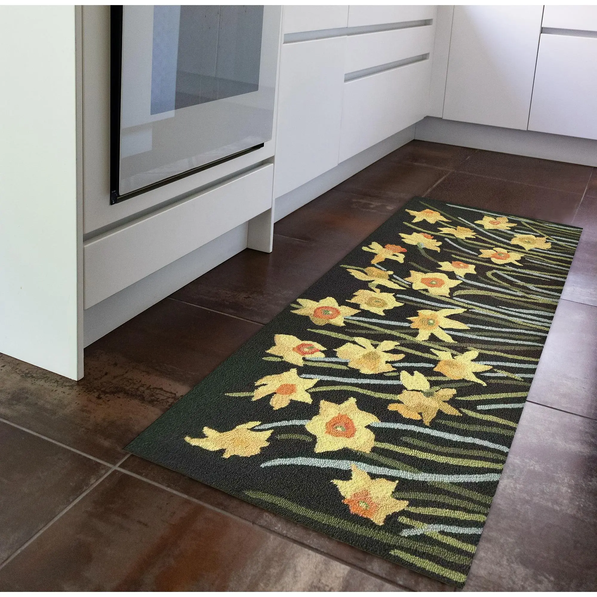Lush Decor FRONTPORCH Hand-Tufted Polyester/Acrylic Durable Indoor/Outdoor Area Rug - Transitional Botanical Floral Casual Home Decor Rug, UV Stable Water Resistant for Entryways, Garden Decoration