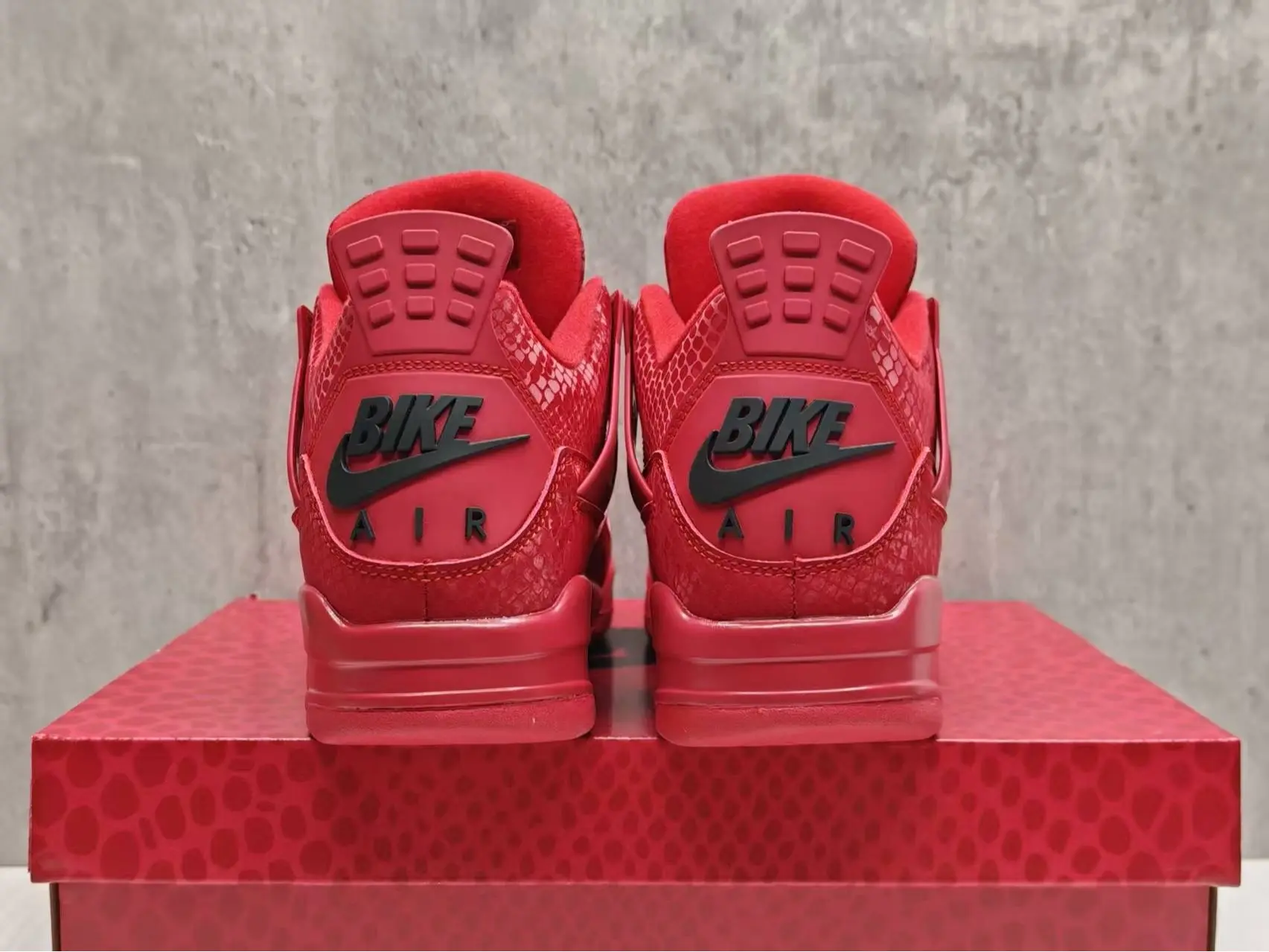 Full Red Retro Lifestyle Trainers | Ventilated Mesh Panels & Embossed Leather Construction | Impact Buffering Cushion Insole | Wear Resistant Traction Outsole | Suitable for Office Commuting, Gym Exercise & Casual Daily Outfits