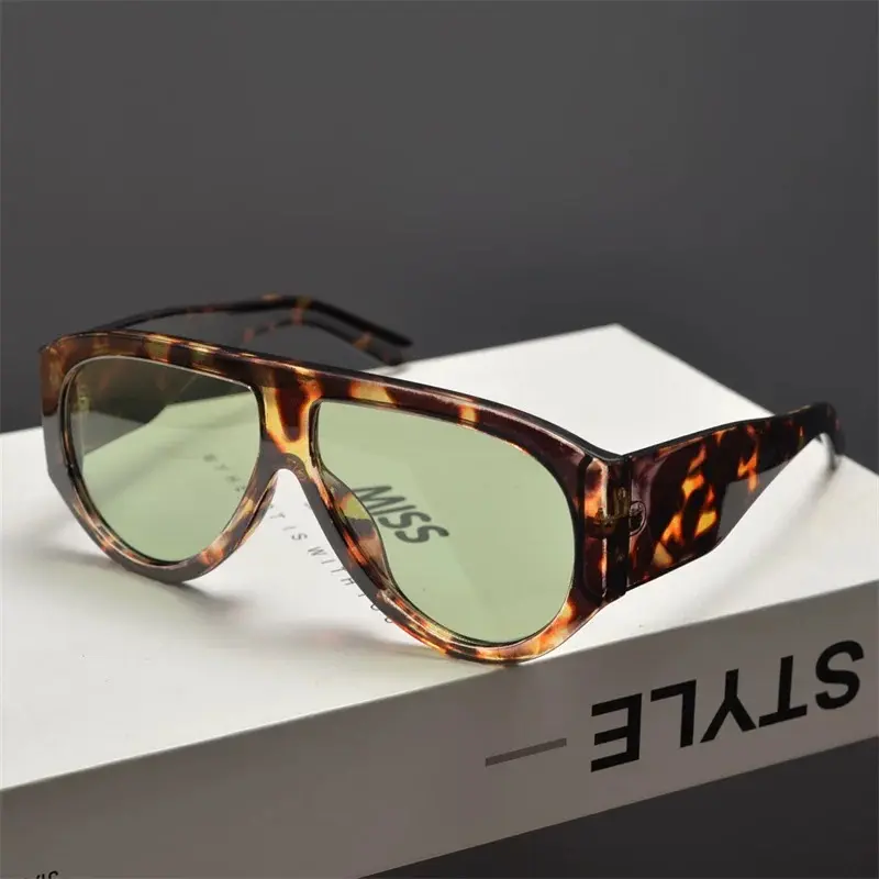 Premium Oversized Sunglasses – Luxury Edition