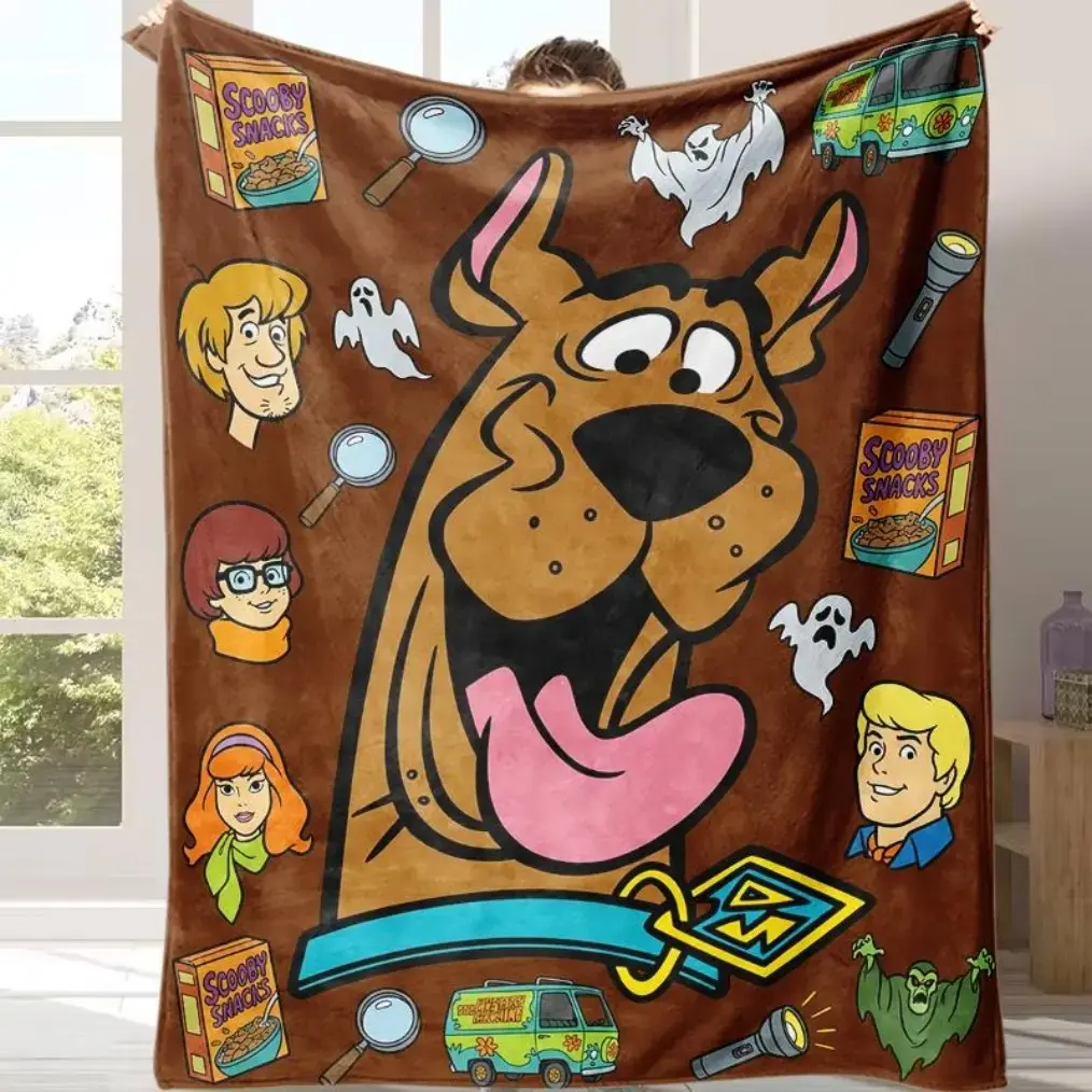 Sale!Scooby-Doo flannel blanket . It is made of soft and warm material and can be used as a decorative blanket on the bedside. The pattern includes images of mysterious robots, ghosts, Scooby-Doo and snacks. Lightweight and skin-friend
