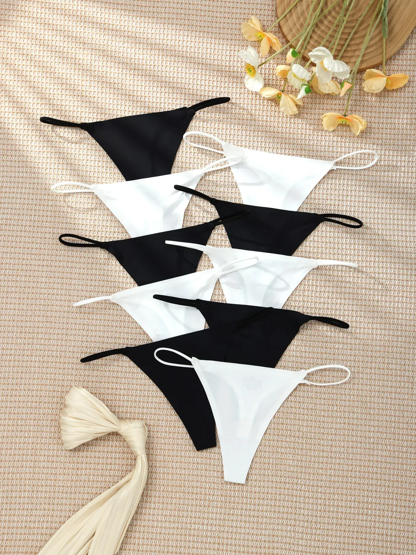 10 Pack Women's Seamless Low Waist Thongs in Elegant Colors, Sexy Bikinis for Daily Wear, Fitted Style Underwear Set, Seamless Panties Set, Seamless Undergarment, Plain Panty