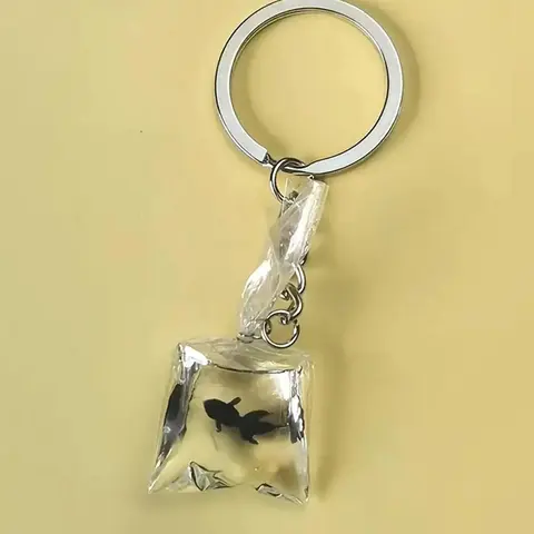 Cute Style Goldfish Design Keychain, Transparent Resin Keychain, Resin Keyring for Men & Women, Cute Bag Pendant Versatile Ornament for Birthday Gift, Charms
