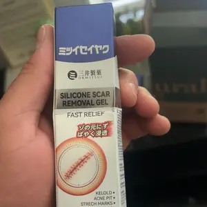 DRMITSUI Advanced Silicone Smoothing Gel - Invisible Repair for Fine Lines, Wrinkles, Acne Scars & Marks | Professional Smoothing Formula for New & Old Scars | Fast-Absorbing & Non-Greasy Discoloration