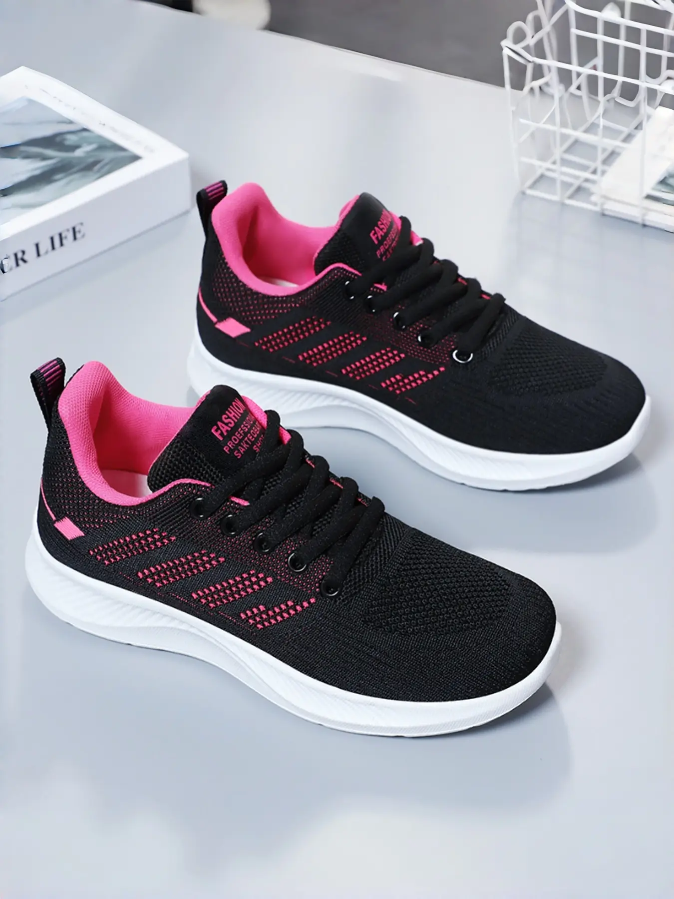 Women's shoes, sports shoes, Sporty running shoes, fly woven breathable single shoe, mesh surface, simple running shoes, Casual running shoes, Casual running footwear, Shoe For Runners