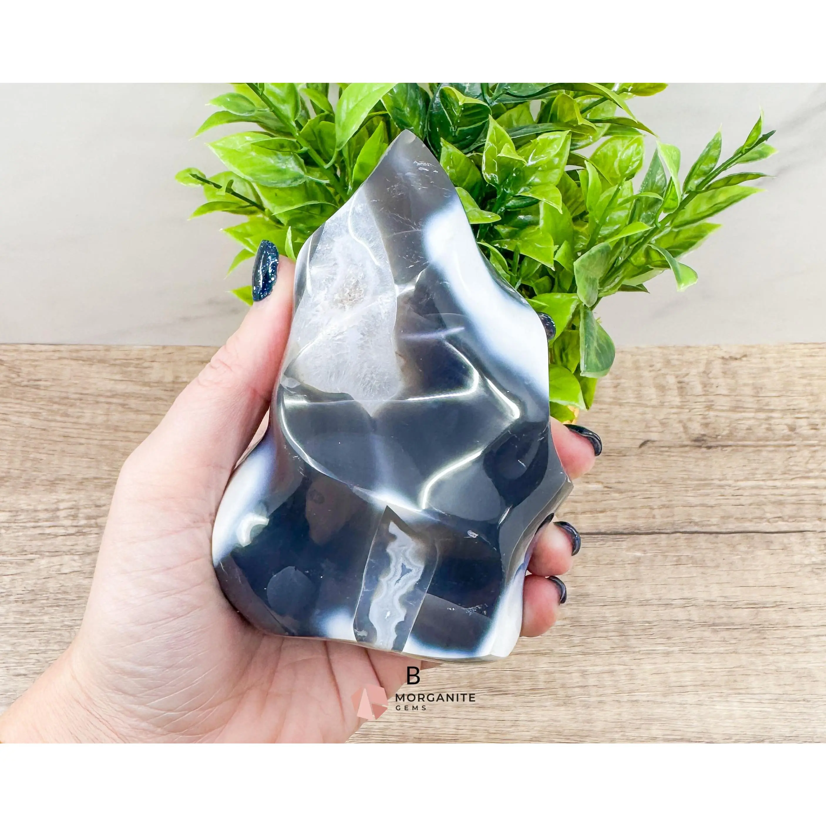 Blue Agate Flame – Polished Crystal for Elegance and Energy