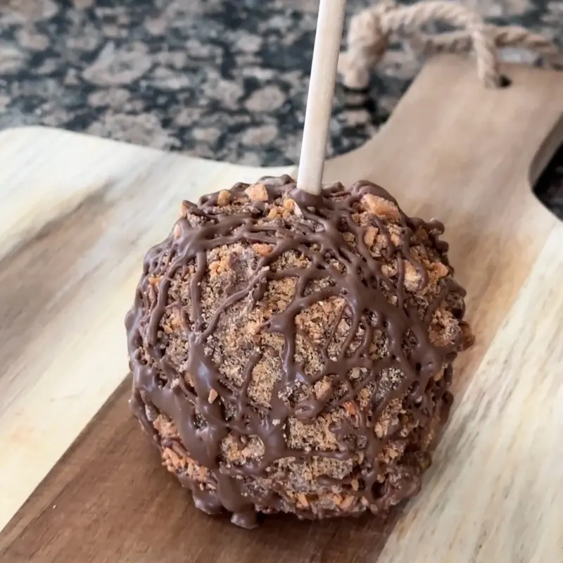 Butterfinger Caramel Apple Butterfinger Caramel Apple