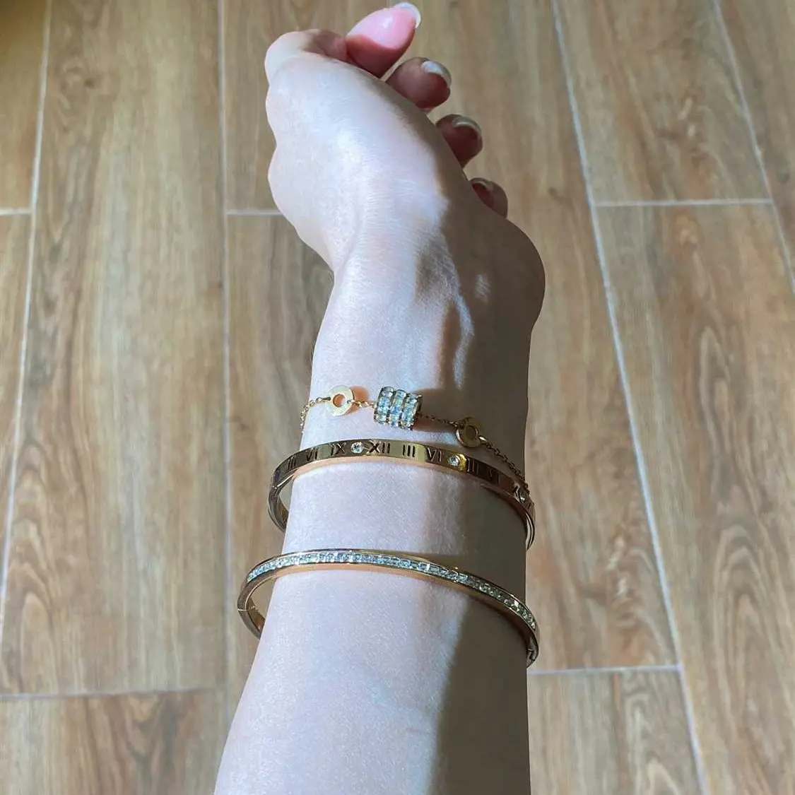 Glimmering Fashion Bracelet