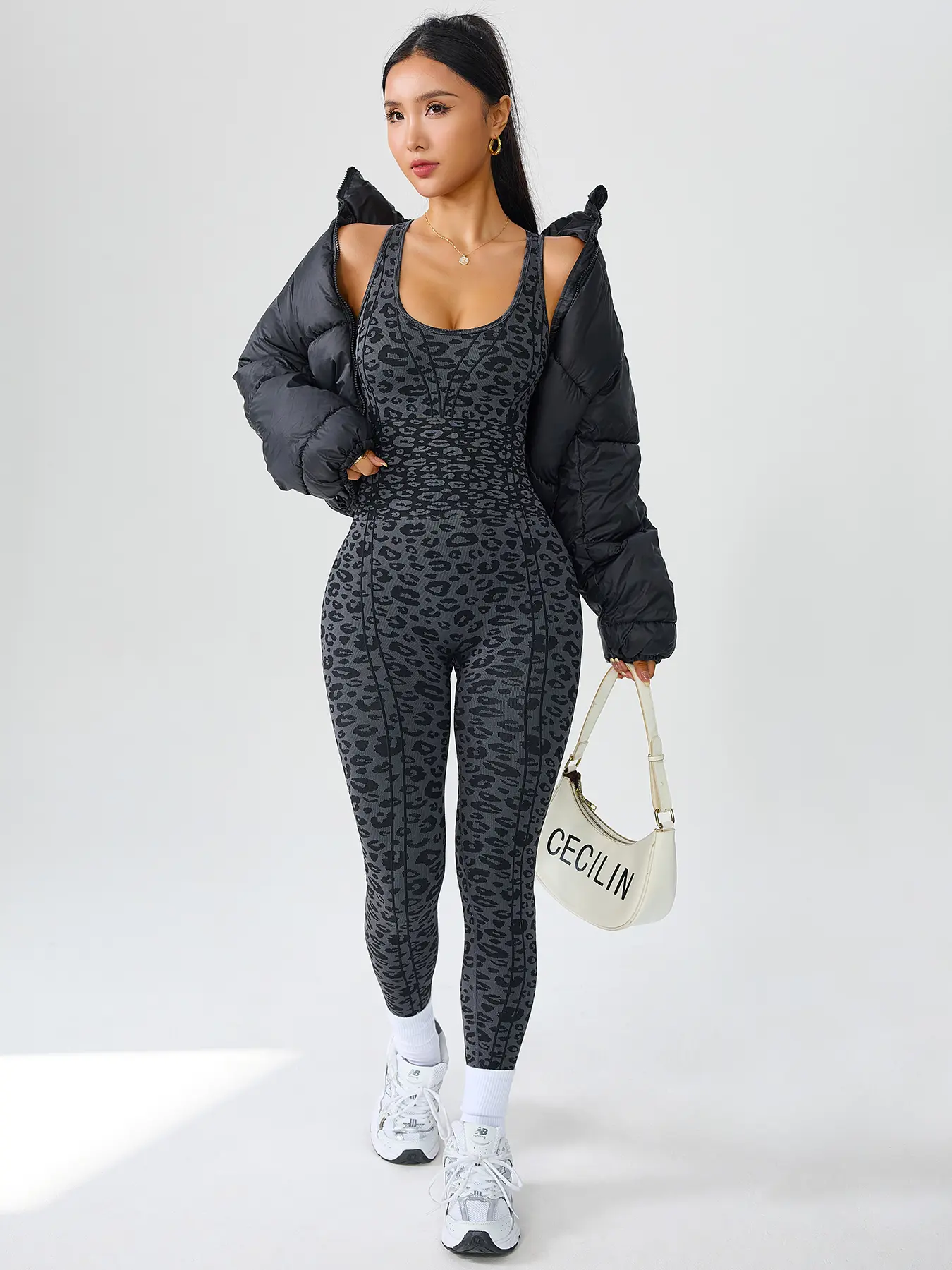Seamless Knitted Tight-Fitting Leopard Print Women's Jumpsuit, Athletic Jumpsuit, One-Piece Sportswear for Outdoor Cycling and Workouts, Stylish Sporty Activewear