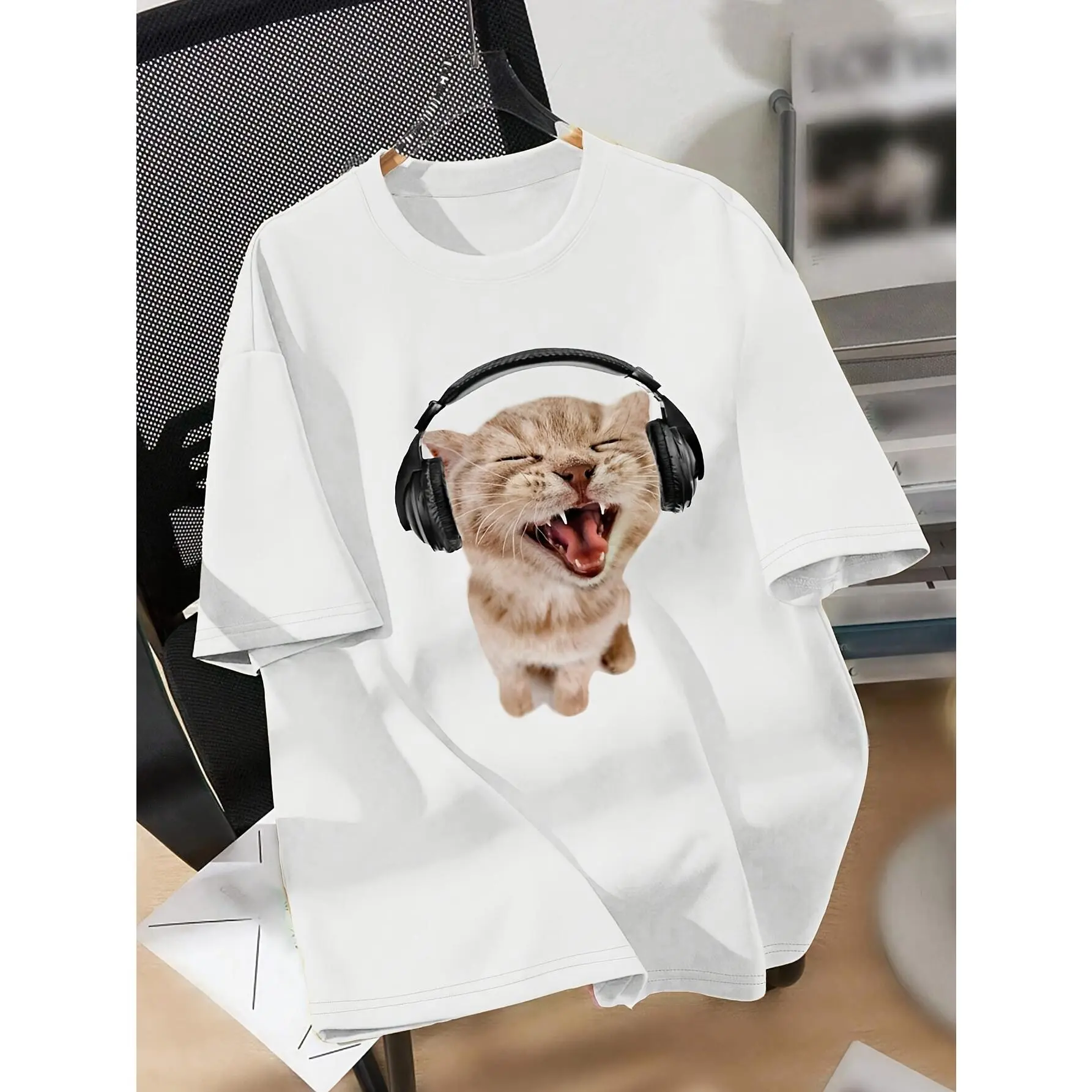Women'S Funny Cat with Headphones T-Shirt, Casual Crew Neck Short Sleeve Tee, Summer Knit Fabric Top, , Regular Length, Animal Print Design