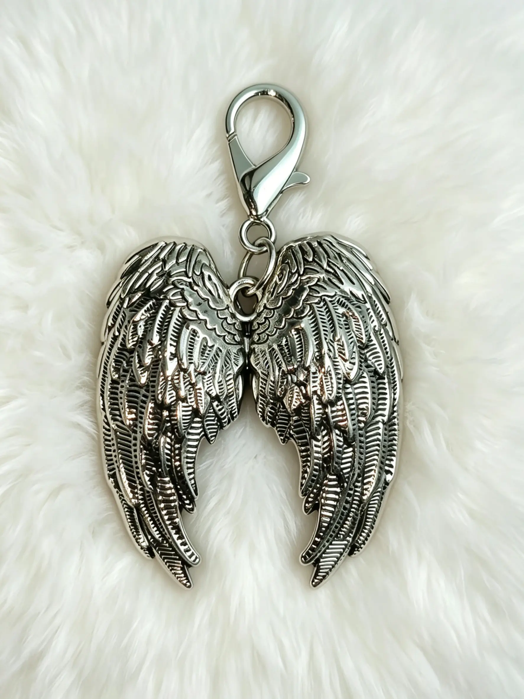 Bag Charm Angel Wings Metal Keychain Accessories Vintage Distressed Finish Three-Dimensional Carved Pendant Dark Punk Retro Style Street-Style Cool Vibes For Bags And Keys Trendsetting Youth, Subculture Enthusiasts