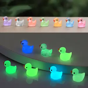 10 Random Color Glow-In-The-Dark Duck Plush Keychains, Creative Moss Decorative Accessories, Cute Mini Ornaments for Bags and Backpacks, Keychain Pendant, Keychain Set