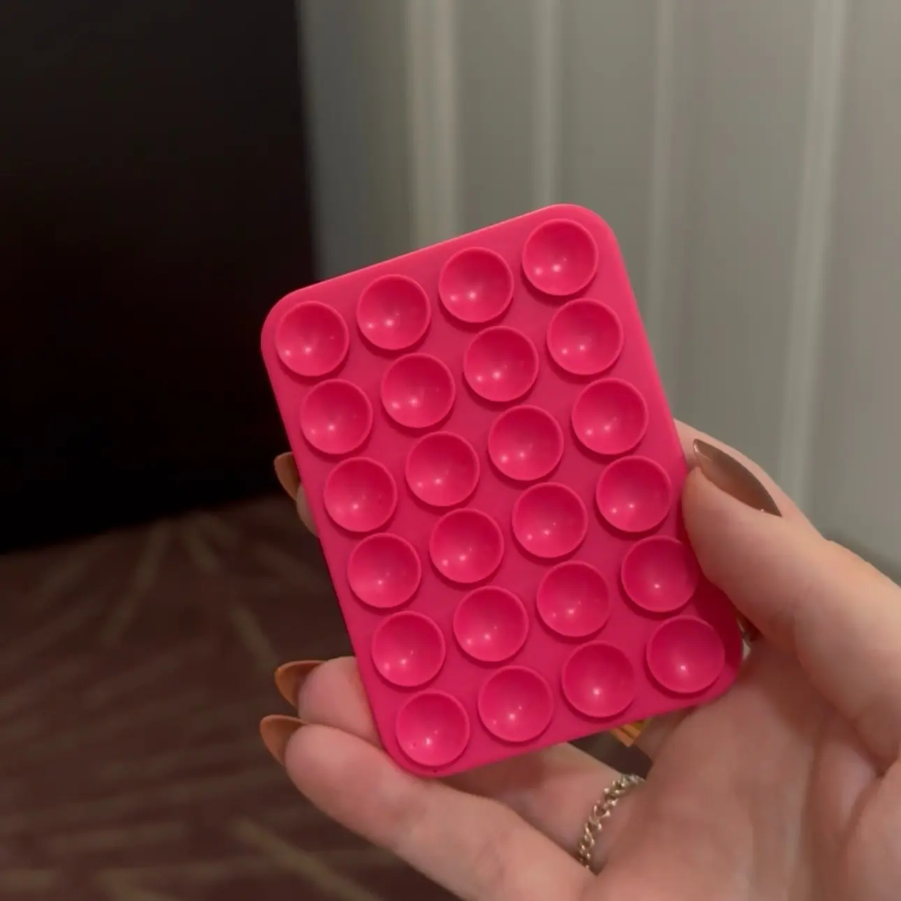 Magsafe Octobuddy - Pink Pop Socket for Stress Relief and Phone Grip