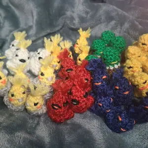 Handmade Crochet Mini Parrots and Parakeets!