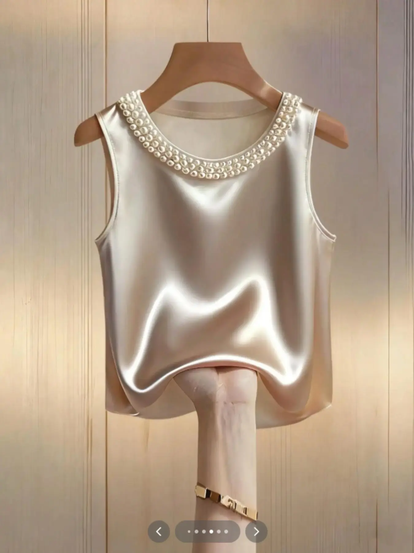 Women's Plain Pearl Round Neck Simple Fashion Minimalist Vest Top, Casual Fitted Sleeveless Collared Blouse, Stylish Daily Wear Clothing, Elegant Sleeveless Cami, Camisole Tops, Casual Everyday Wear, Casual Chic Sleeveless, Womenswear
