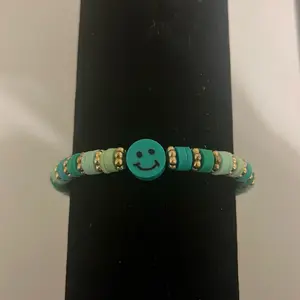 Green smiley bracelet