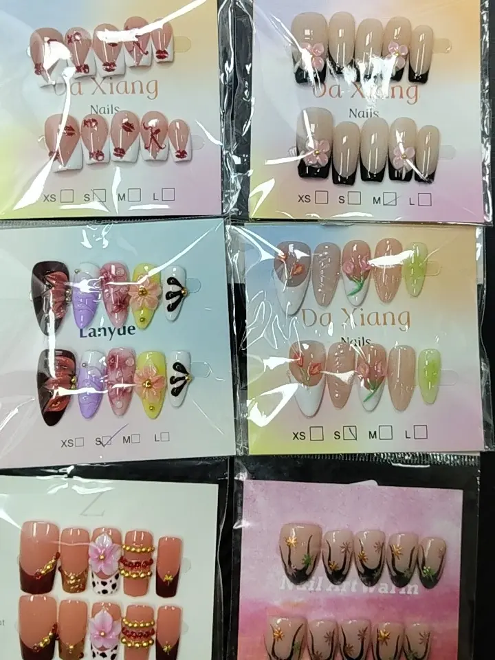 Cathy(12513)gc.30$ got 15 pairs with different style.