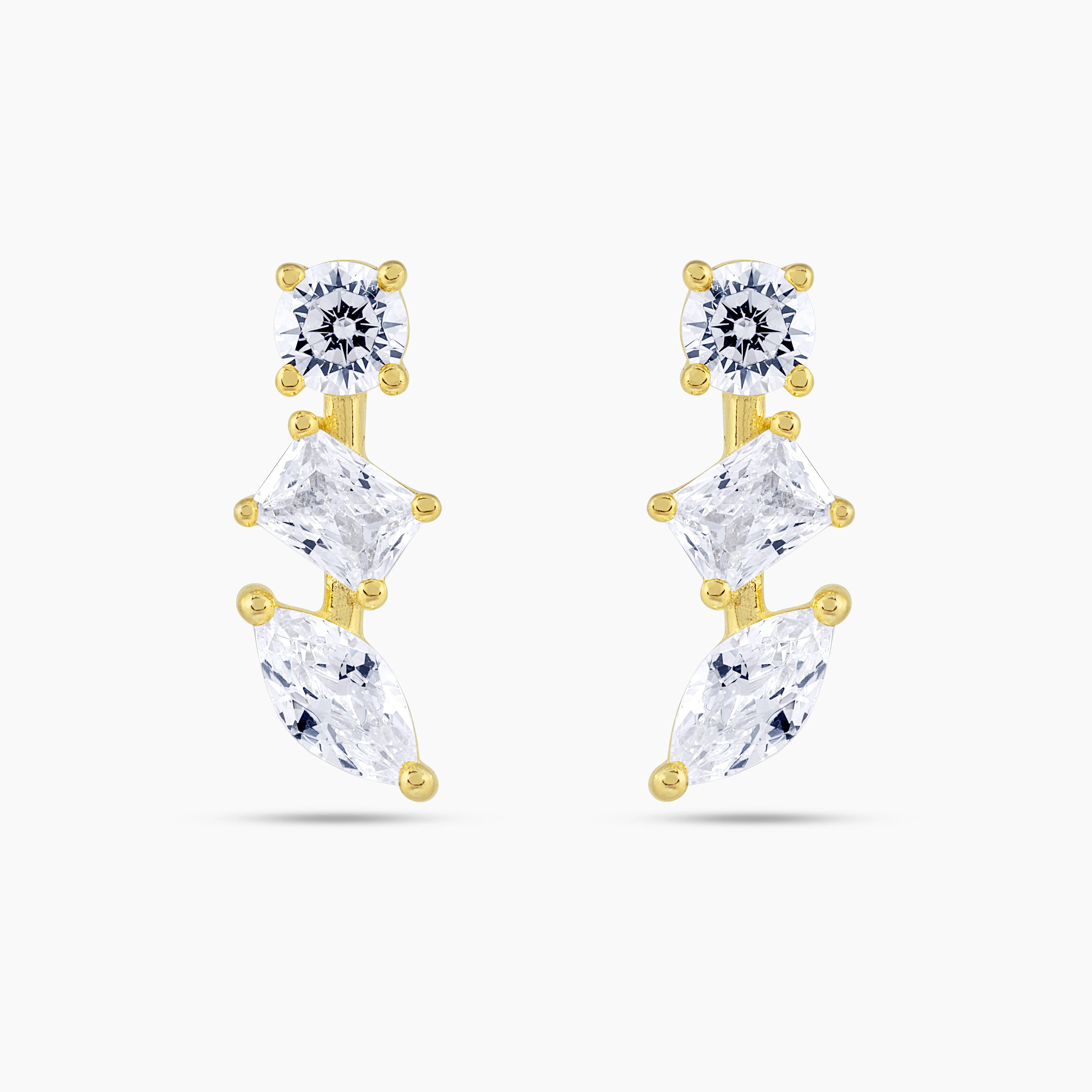 Swagy Chic 3-Stone CZ Drop Stud Earrings - Chic Style, Hypoallergenic, Minimalist, Versatile, Cascading Sparkle Design, Secure Backing, Gold Jewelry Earrings for Women's Costume Accessories, Chic Style Earrings