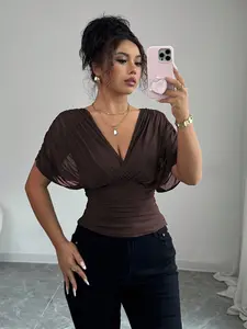 A women's solid color fashionable elegant hot girl style deep V-neck ruffled shoulder waist-cinching top, suitable for summer, daily commuting, casual wear, and vacation, Casual Classy Top, Womenswear