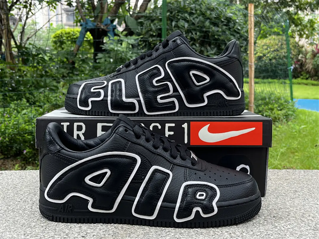 All-Black Pebbled Leather White-outlined 3D Letter Patch Low-top Street Trendy Skate Sneakers
