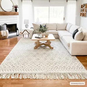 Ossun Wool Rug with Tassels