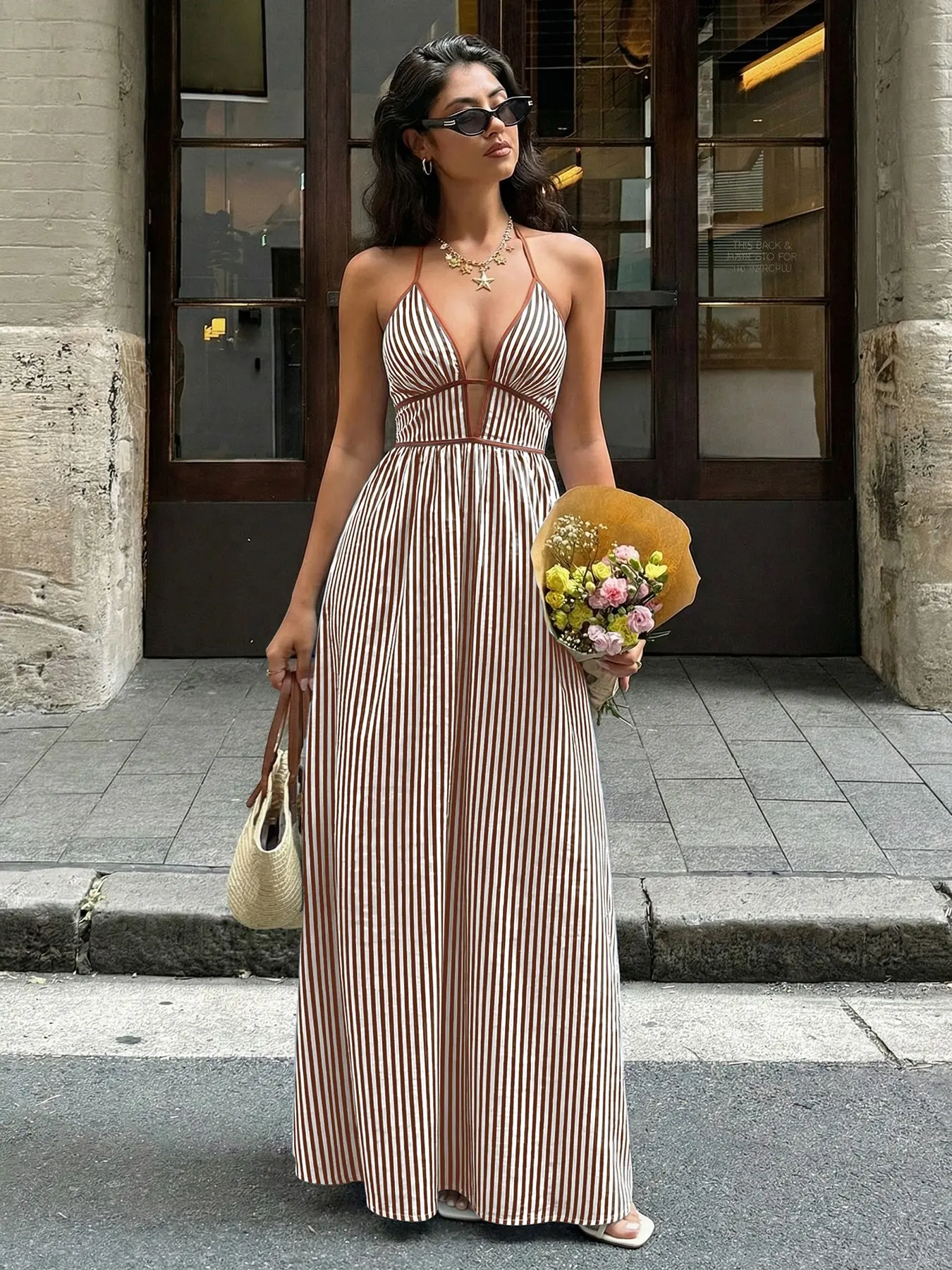 Deep V-Neck Striped Backless Sleeveless Halter Statement Dress, Elegant Evening Gown, Formal Wear for Special Occasions