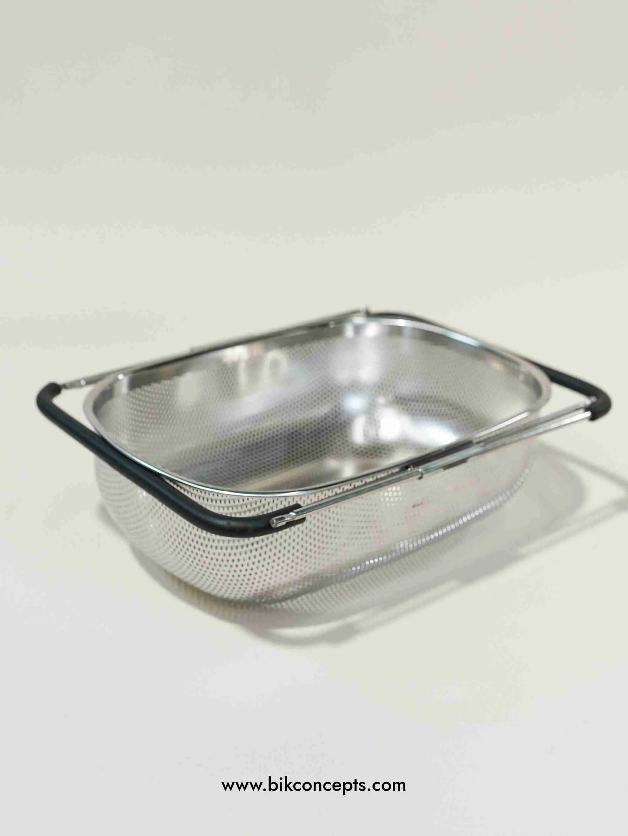 Stainless Steel Colander – Adjustable Over the Sink Colander & Expandable Draining Basket for Washing Fruits, Vegetables, Pasta & Drying Dishes | Kitchen Sink Strainer