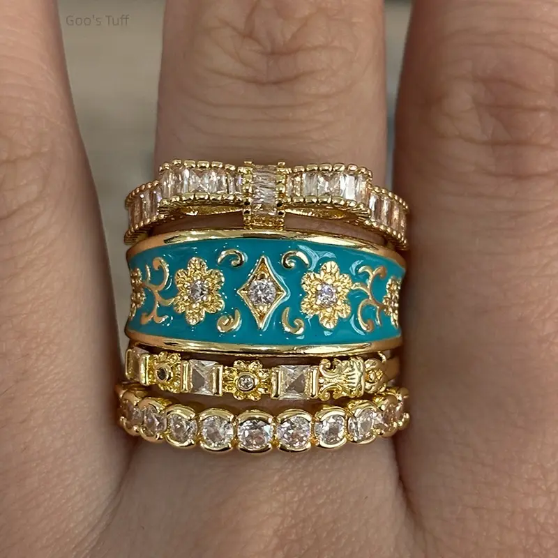 Vintage Royal Court 4-in-1 Resin Floral Motif Ornate Stack Ring Set, Heavy-Craft Costume Jewelry, Ideal for Party Wear, Retro Look Gifting