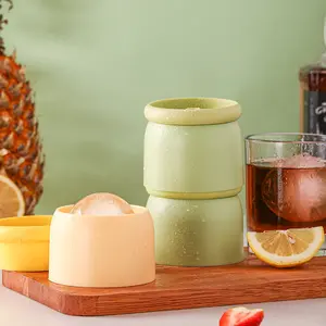 Food-grade large ice ball ice maker mold - Model for making whiskey frozen ice cubes in spherical ice trays - Silicone gadget for home use - Set of 3 pieces - Available in green and yellow