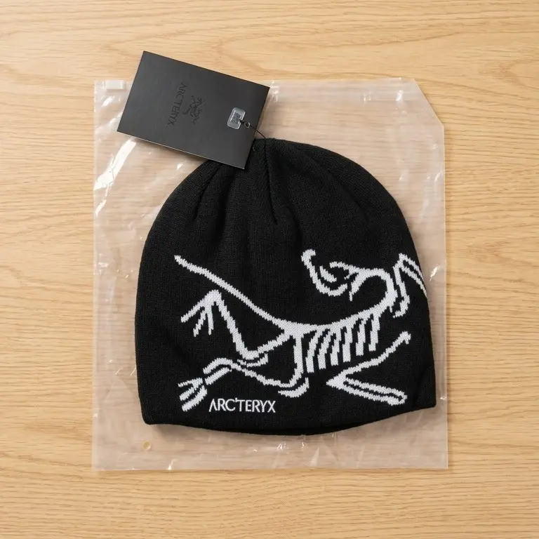 Arc’teryx Bird Head Toque Beanie, Warm Knit Winter Hat, Soft Outdoor Ski Cap for Men & Women, Multiple Colors, Everyday Streetwear Style
