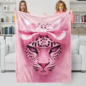 Personalized Style 3-Piece Set Set Printed Bedspread With 2 Coreless Pillowcases, Leopard Head Pattern Combined With Oversized Pink Bow, Soft and Comfortable Bedroom Bedding Gifts