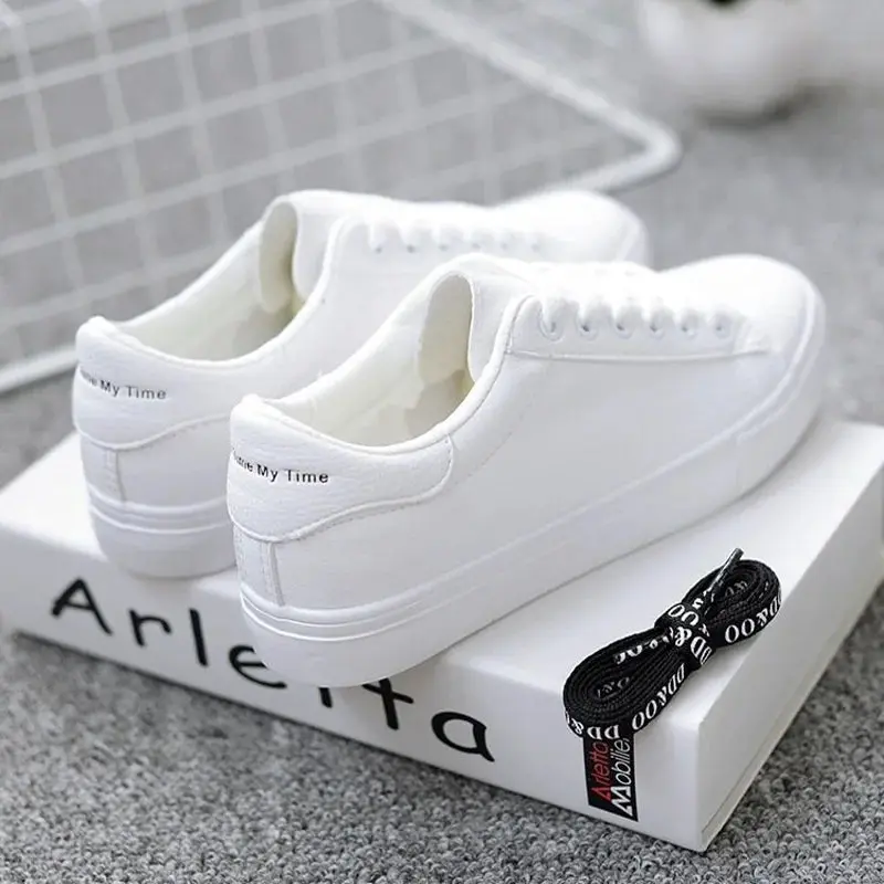 White female Shoes, Casual Leather Shoes. White female Shoes, Casual Leather Shoes.