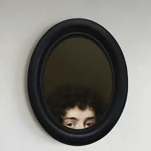 Vintage Victorian Style Oval Wooden Photo Picture Frame, Hanging Wall Art Decor with Hook, Aesthetic Room Decoration, Sturdy Frame Perfect for Living Room Bedroom Party Decoration, Vintage Picture Frames