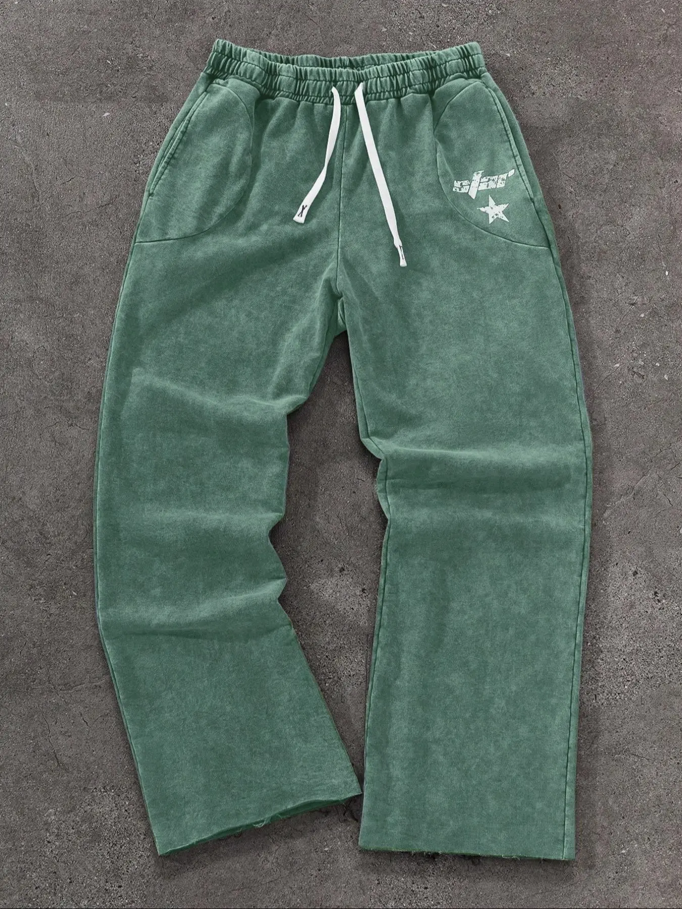 Vintage Acid Wash Baggy Sweatpants with Star Graphic Detail, Y2K Streetwear Oversized Joggers for Men & Women, Retro Mineral Wash Wide-Leg Trousers for Grunge Opium Aesthetic Outfits