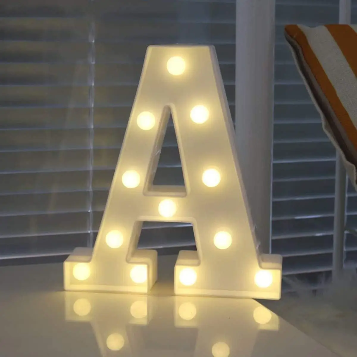 Letter Shaped LED Light, 1 Count Multipurpose Battery Required Creative Decorative Light, Universal Novelty Lighting For Home Party Wedding Decor